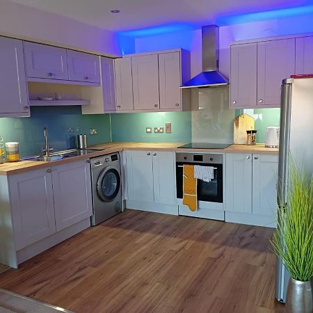 Barchester House Apartments Delux ซอลส์บรี ภายนอก รูปภาพ